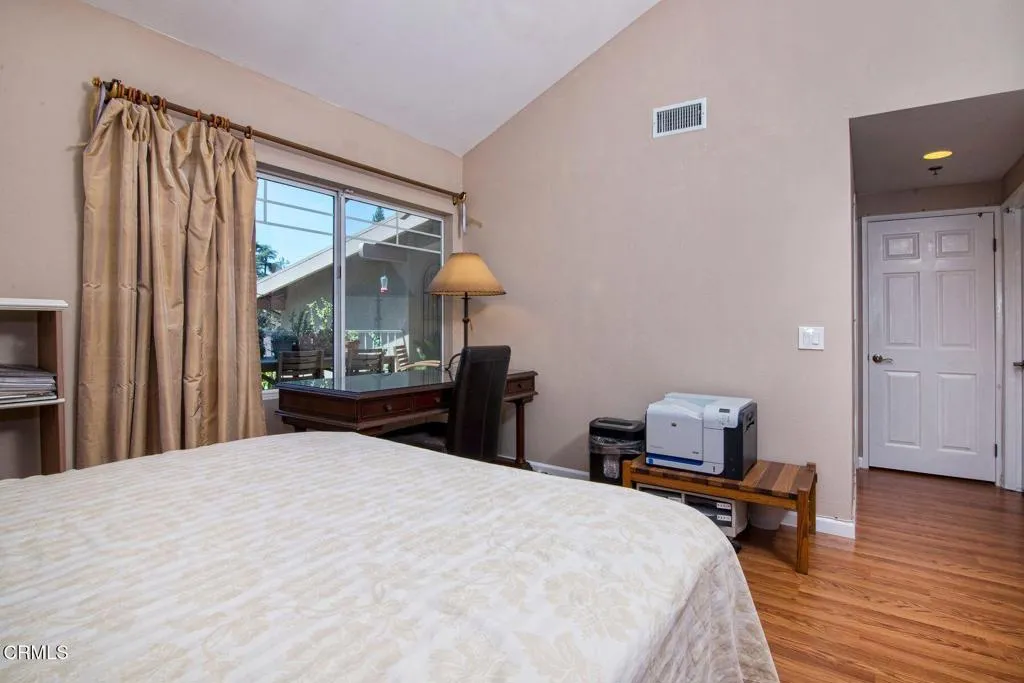 202 S Holliston Avenue 301, Pasadena, California 91106 home-pic-20