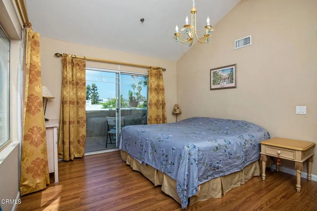 202 S Holliston Avenue 301, Pasadena, California 91106 home-pic-24