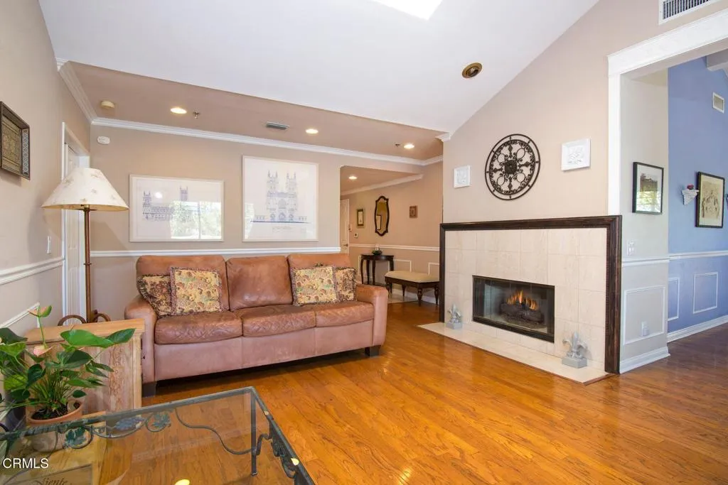202 S Holliston Avenue 301, Pasadena, California 91106 home-pic-4