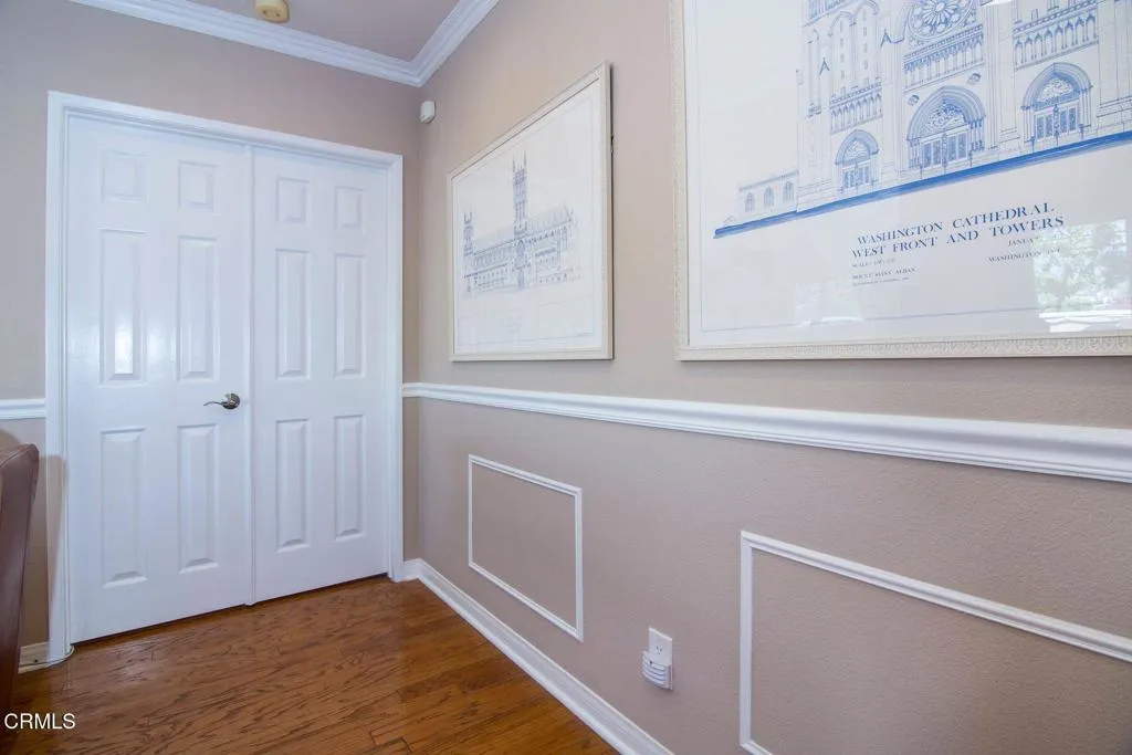 202 S Holliston Avenue 301, Pasadena, California 91106 home-pic-33