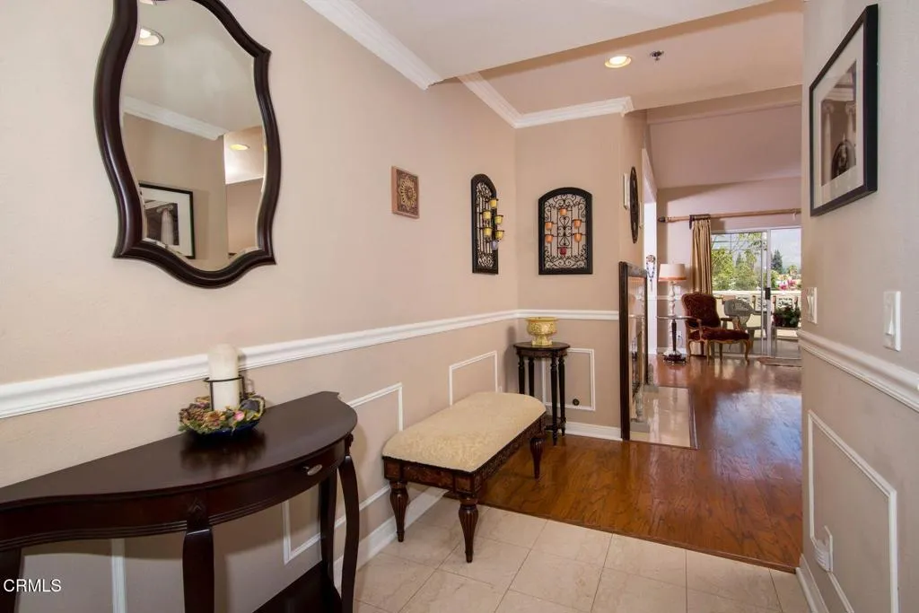 202 S Holliston Avenue 301, Pasadena, California 91106 home-pic-3