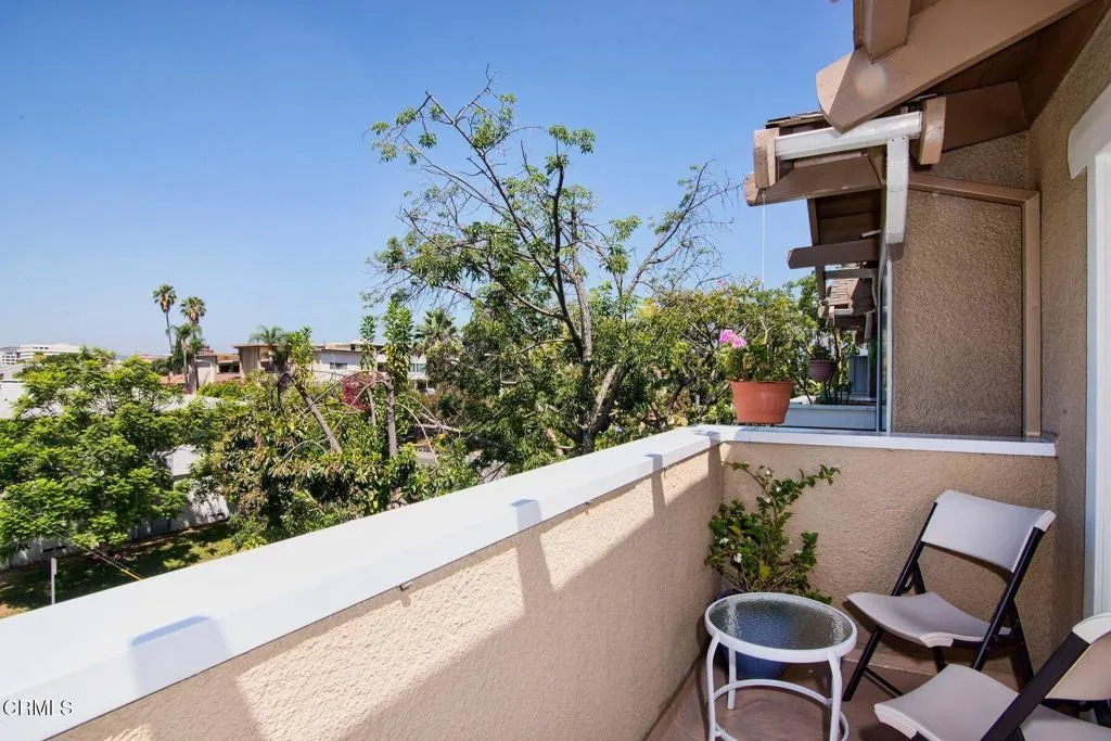 202 S Holliston Avenue 301, Pasadena, California 91106 home-pic-36