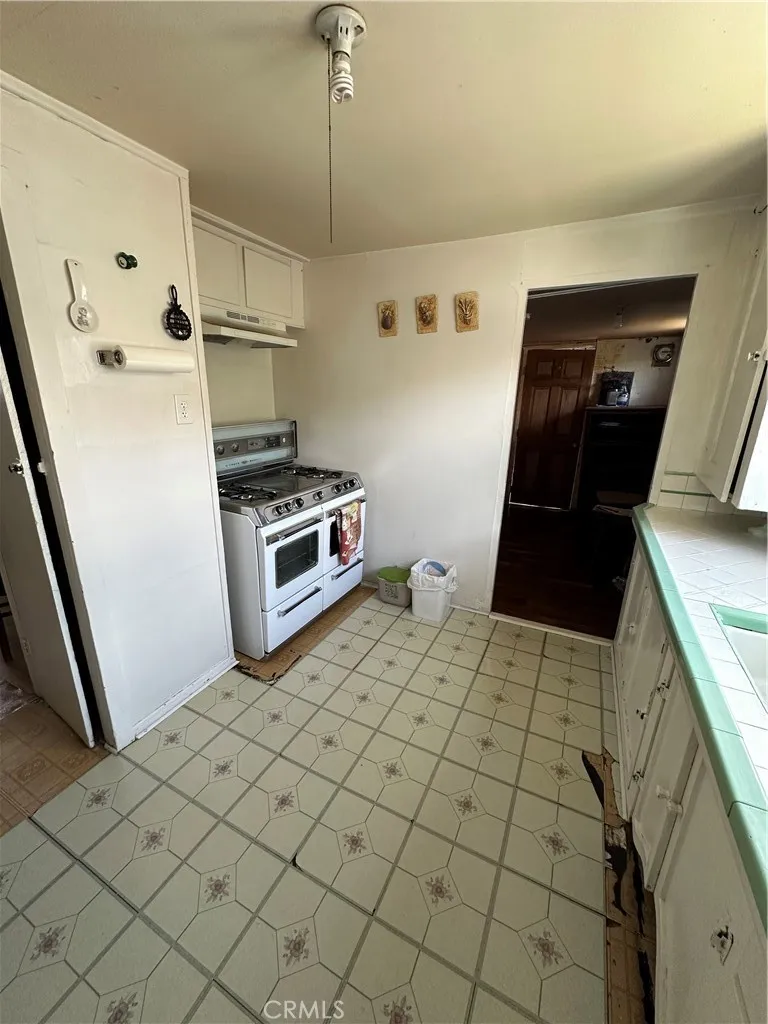 1259 S Alma, Los Angeles, California 90023 home-pic-8
