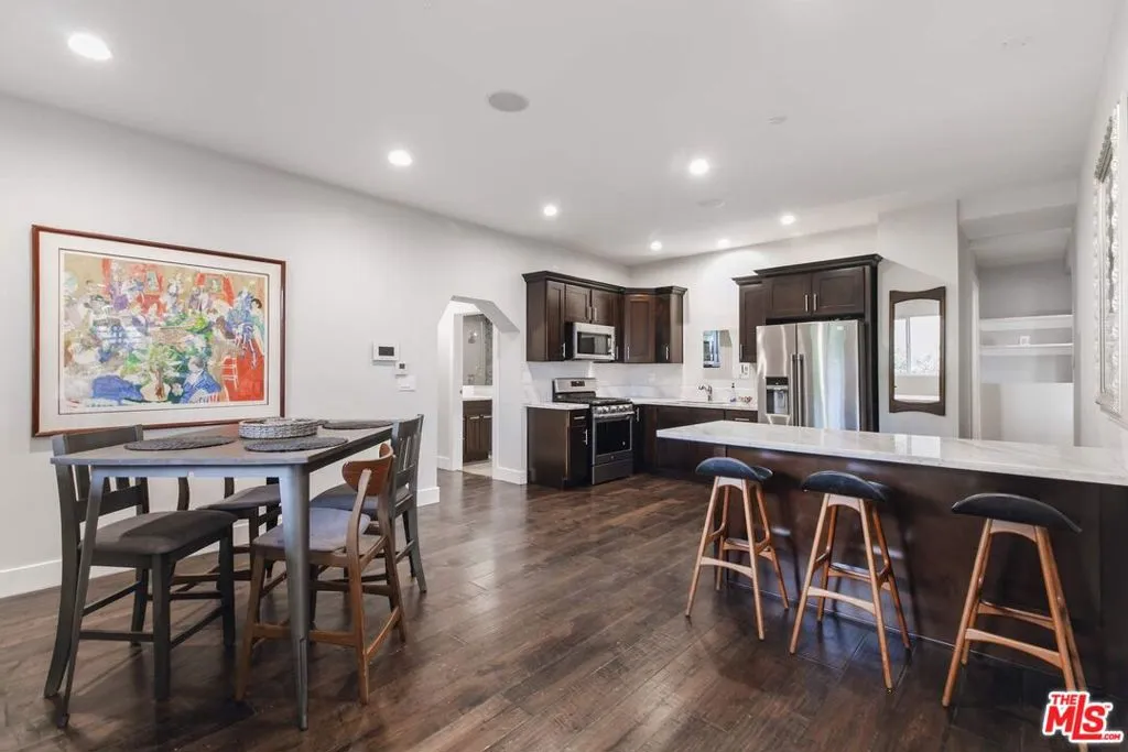 3200 Wrightwood Drive, Studio City, California 91604 home-pic-28