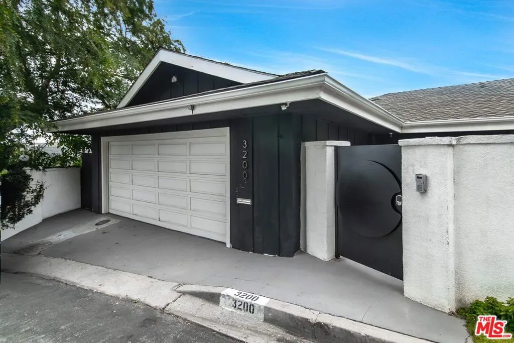 3200 Wrightwood Drive, Studio City, California 91604 home-pic-39