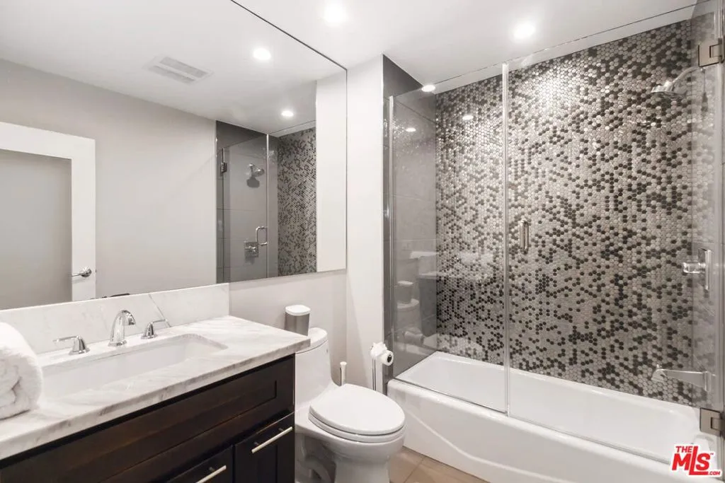 3200 Wrightwood Drive, Studio City, California 91604 home-pic-33