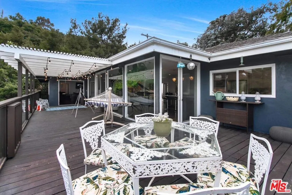 3200 Wrightwood Drive, Studio City, California 91604 home-pic-18