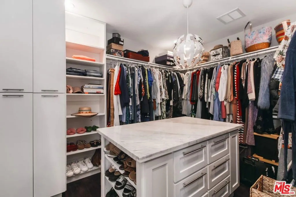 3200 Wrightwood Drive, Studio City, California 91604 home-pic-22