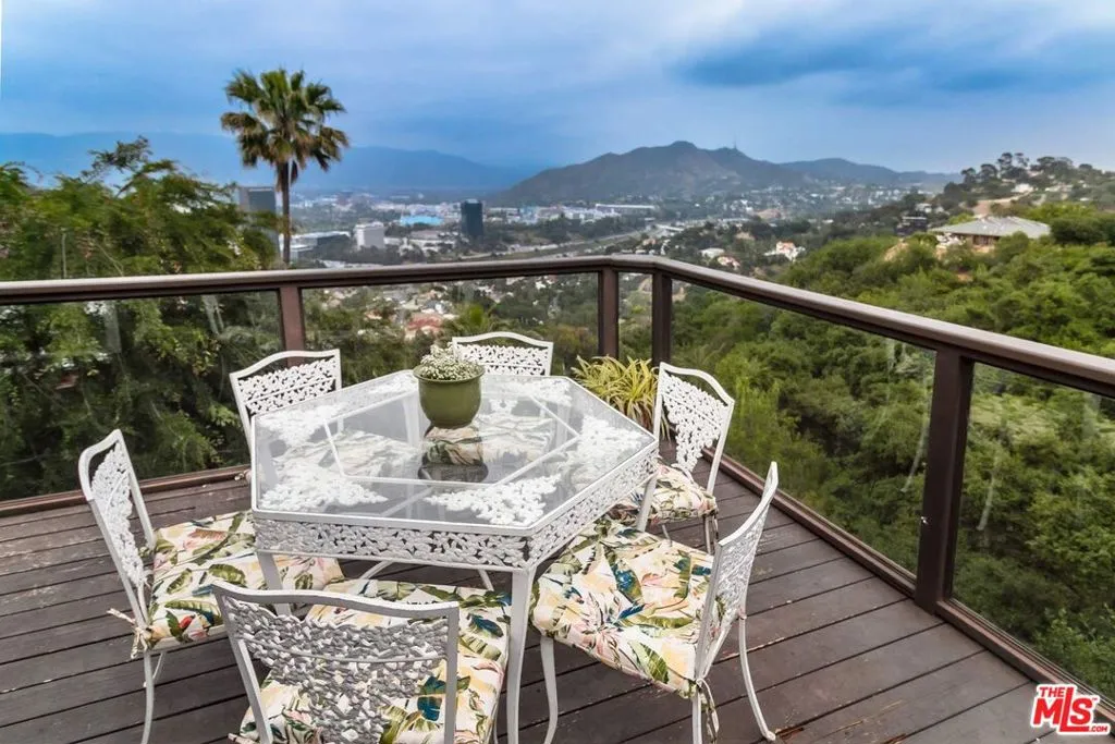 3200 Wrightwood Drive, Studio City, California 91604 home-pic-17