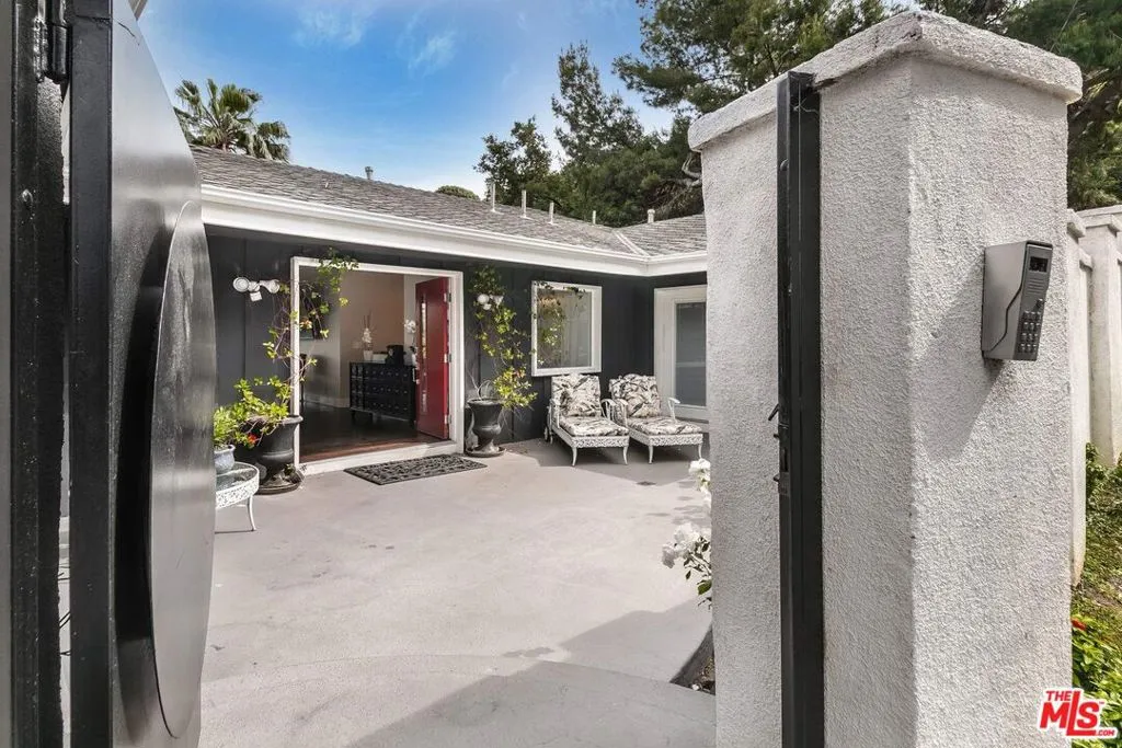 3200 Wrightwood Drive, Studio City, California 91604 home-pic-7