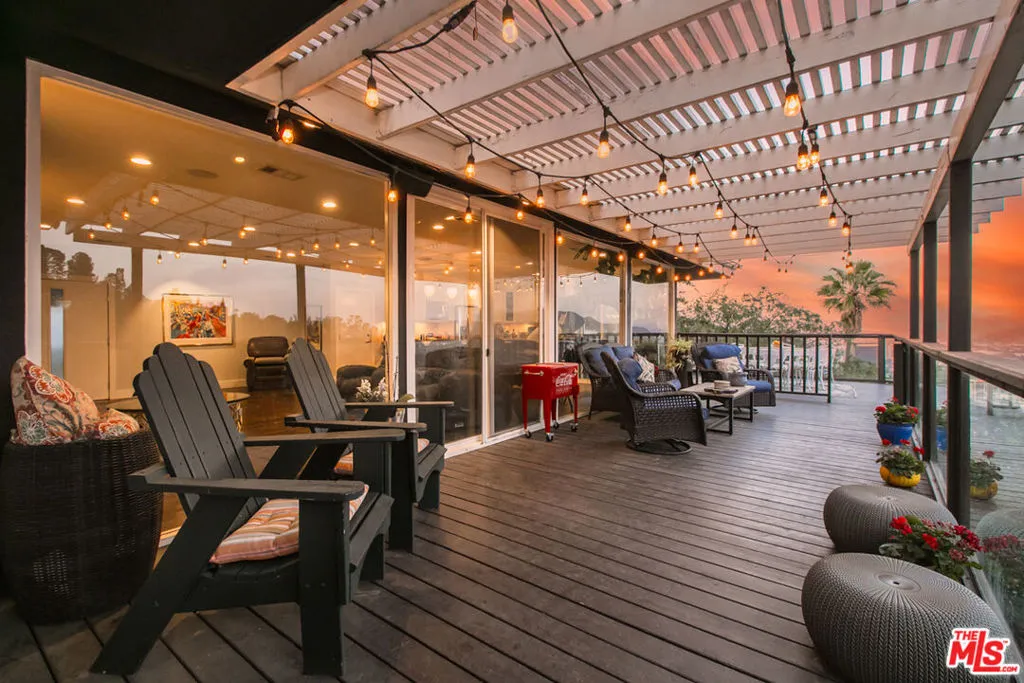 3200 Wrightwood Drive, Studio City, California 91604 home-pic-3