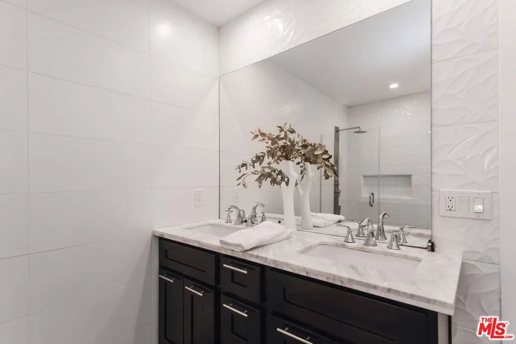 3200 Wrightwood Drive, Studio City, California 91604 home-pic-35