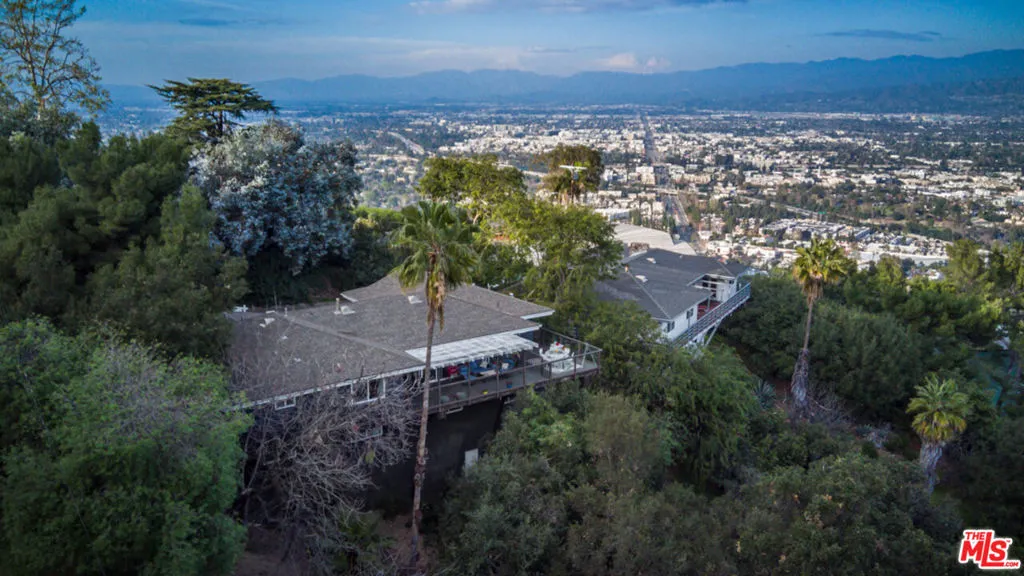 3200 Wrightwood Drive, Studio City, California 91604 home-pic-36