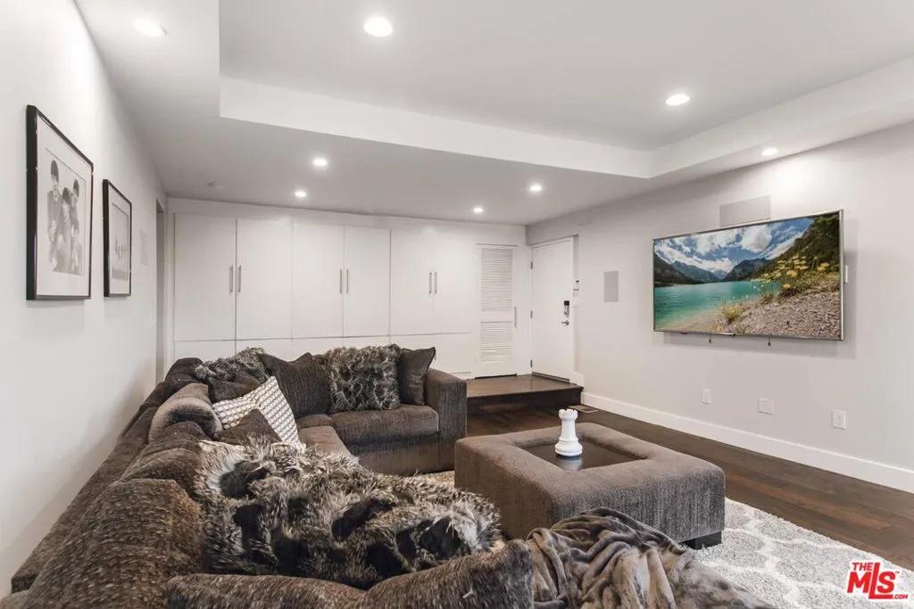 3200 Wrightwood Drive, Studio City, California 91604 home-pic-31