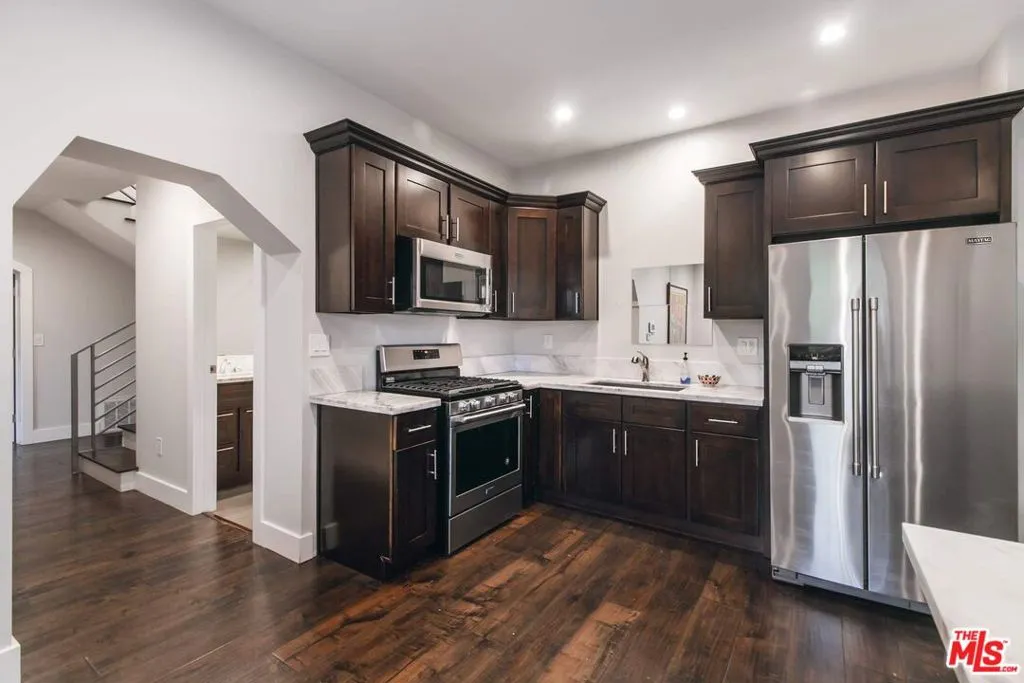 3200 Wrightwood Drive, Studio City, California 91604 home-pic-29