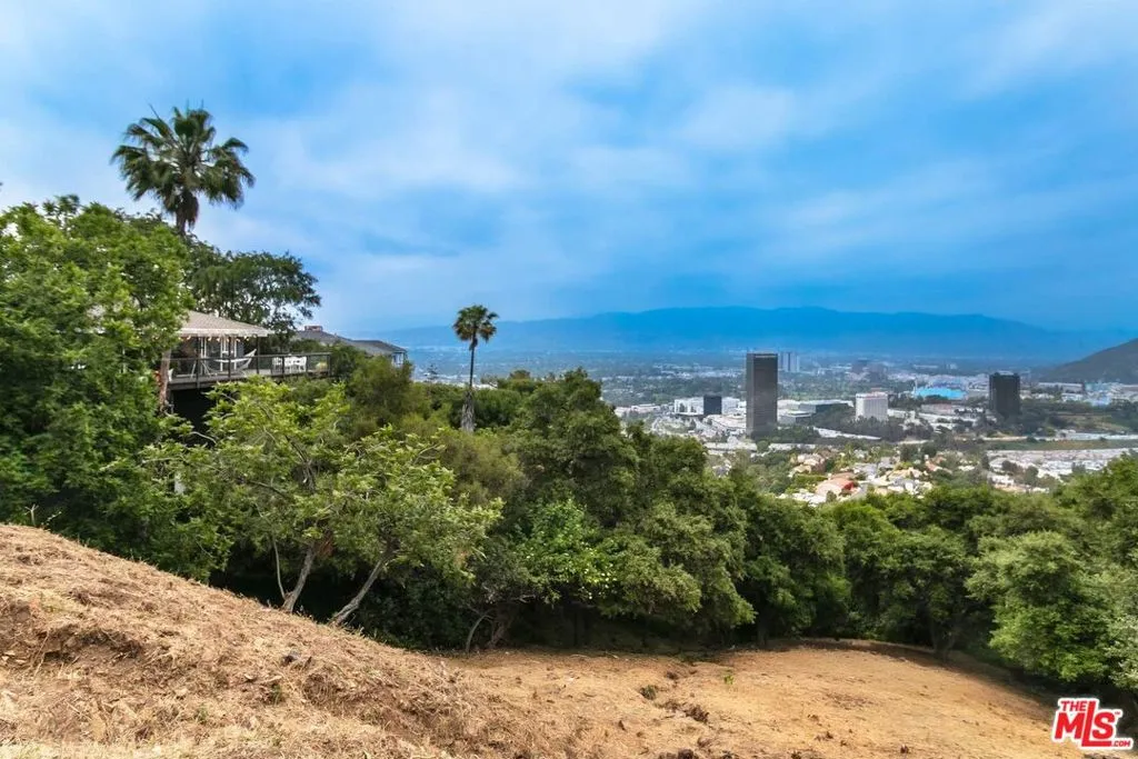 3200 Wrightwood Drive, Studio City, California 91604 home-pic-37