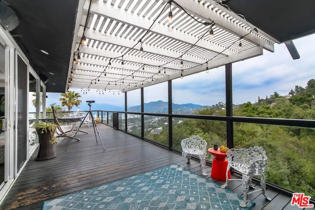 3200 Wrightwood Drive, Studio City, California 91604 home-pic-24