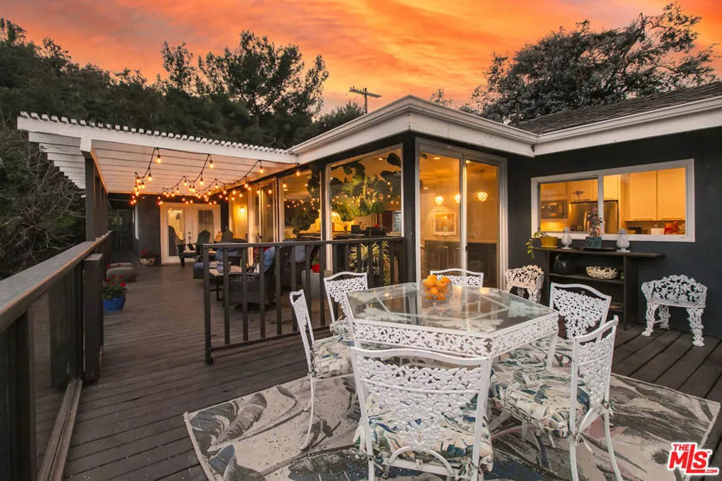 3200 Wrightwood Drive, Studio City, California 91604 home-pic-4