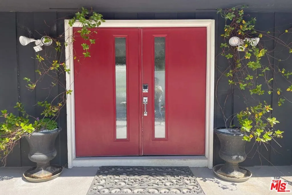 3200 Wrightwood Drive, Studio City, California 91604 home-pic-10