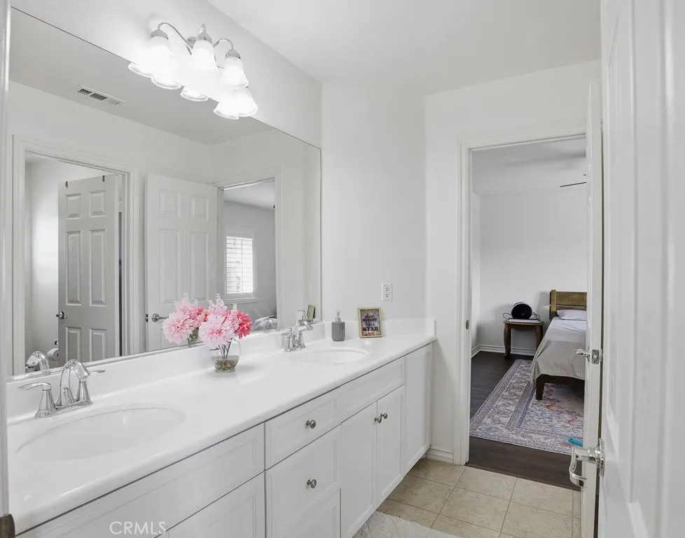 6865 Hop Clover, Eastvale, California 92880 home-pic-36