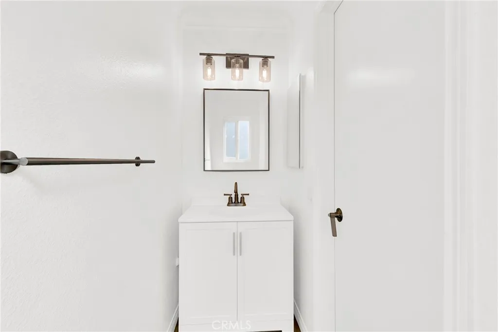 603 Beverly Pl, San Marcos, California 92078 home-pic-9