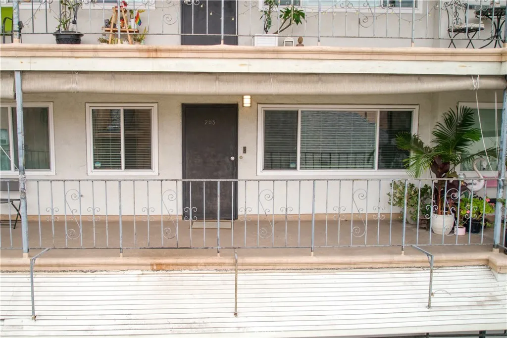 1130 E 1st, Long Beach, California 90802 home-pic-19