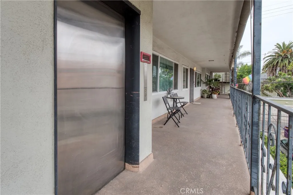 1130 E 1st, Long Beach, California 90802 home-pic-18