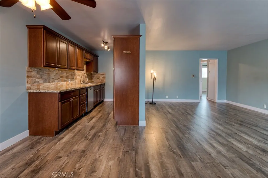 1130 E 1st, Long Beach, California 90802 home-pic-17