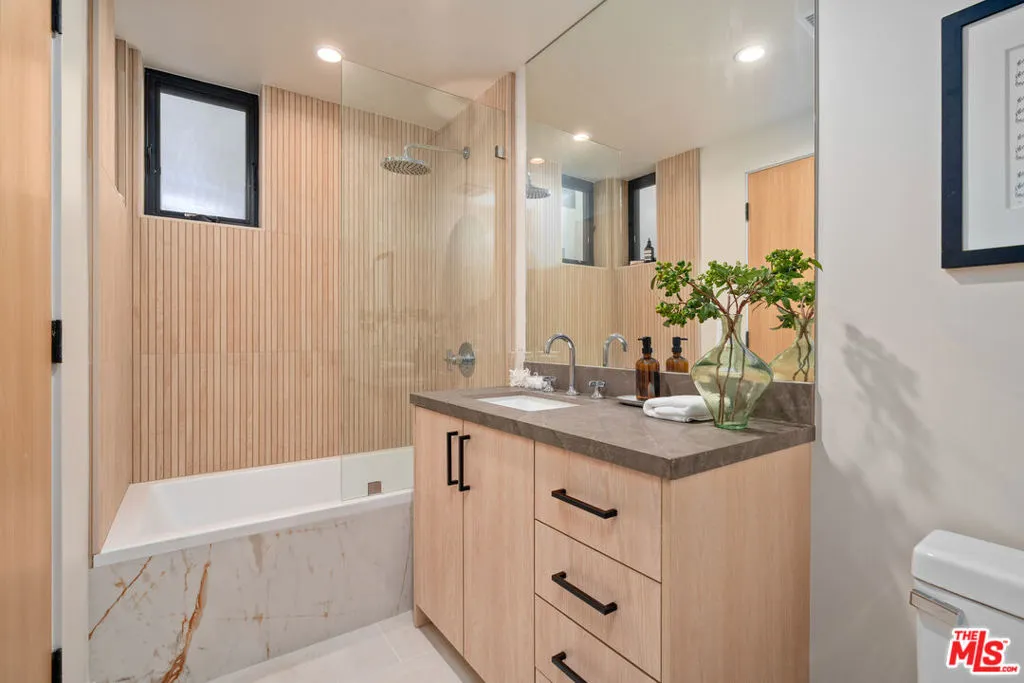 11651 Missouri Avenue, Los Angeles, California 90025 home-pic-24