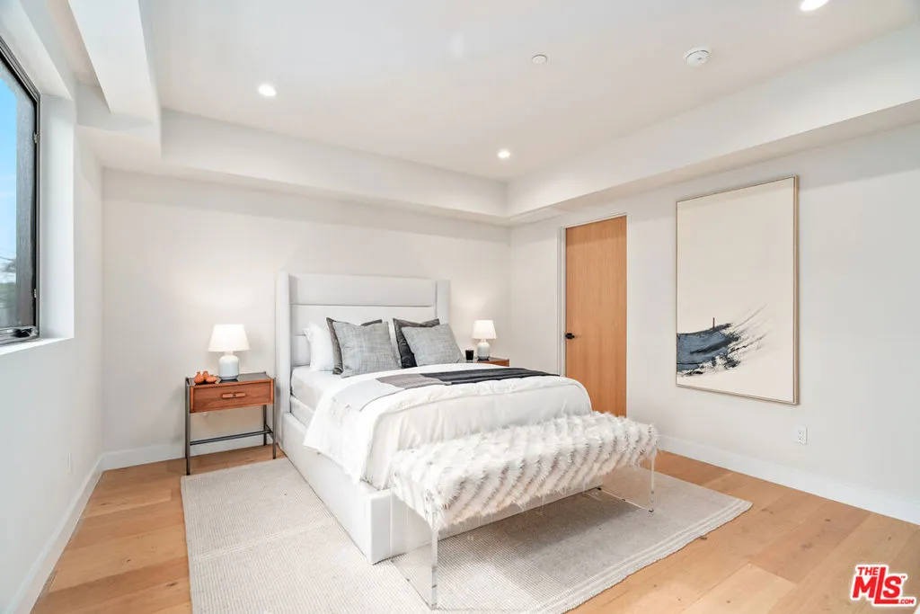 11651 Missouri Avenue, Los Angeles, California 90025 home-pic-23
