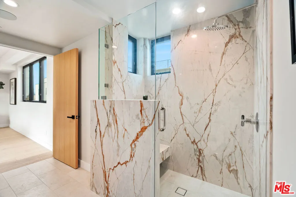 11651 Missouri Avenue, Los Angeles, California 90025 home-pic-17