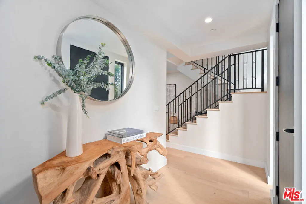 11651 Missouri Avenue, Los Angeles, California 90025 home-pic-2