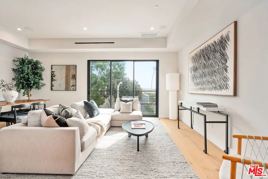 11651 Missouri Avenue, Los Angeles, California 90025 home-pic-5
