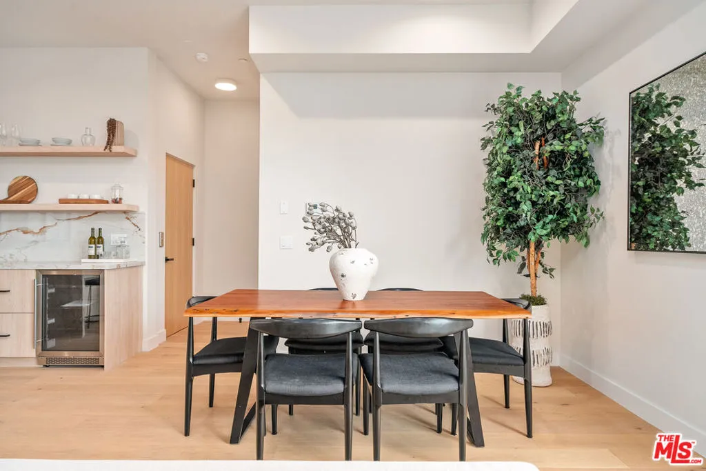 11651 Missouri Avenue, Los Angeles, California 90025 home-pic-11
