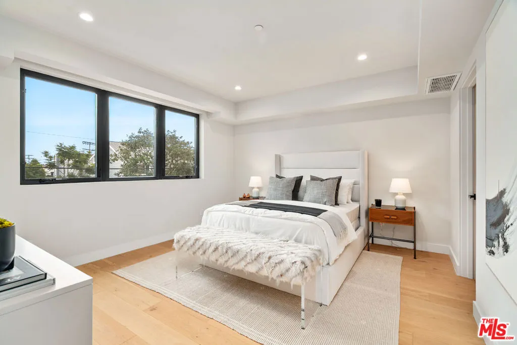 11651 Missouri Avenue, Los Angeles, California 90025 home-pic-21