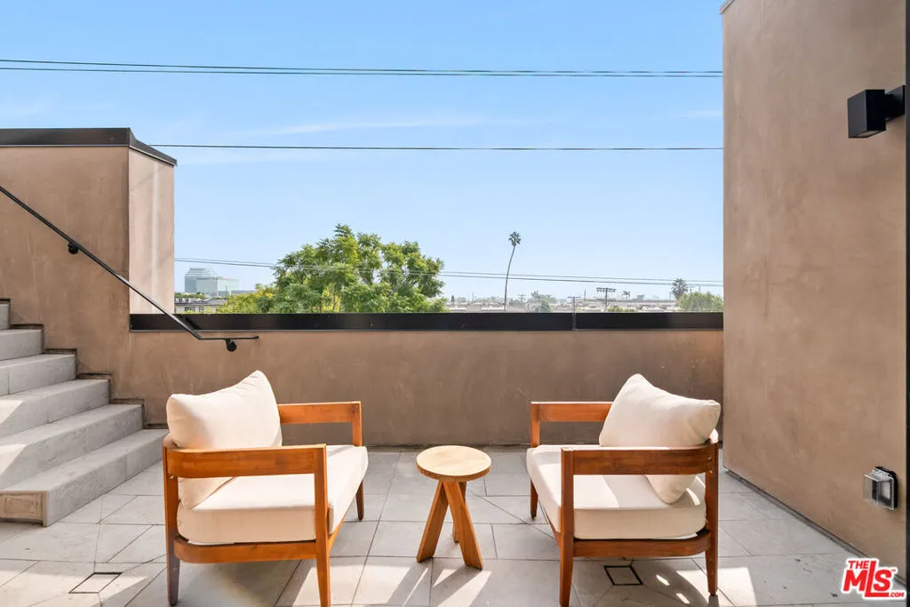11651 Missouri Avenue, Los Angeles, California 90025 home-pic-15