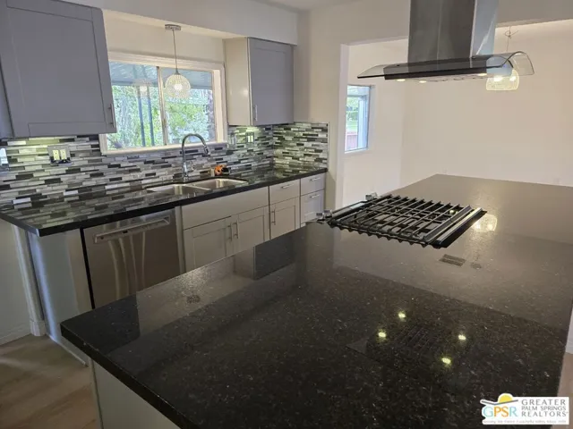 Kitchen pic 3
