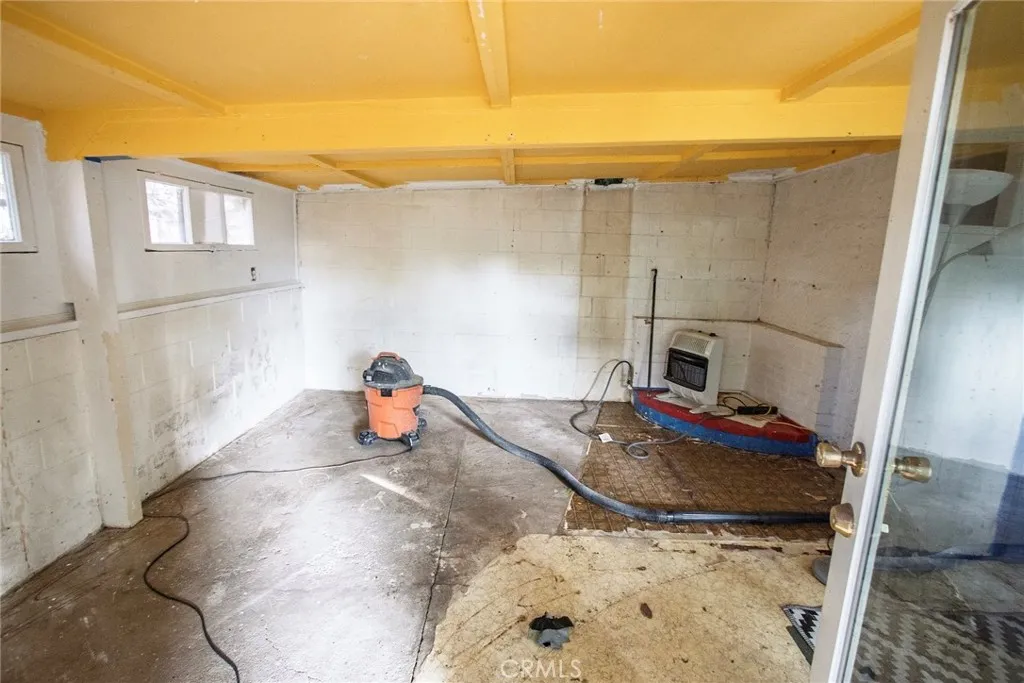 225 Barry, Ventura, California 93001 home-pic-34