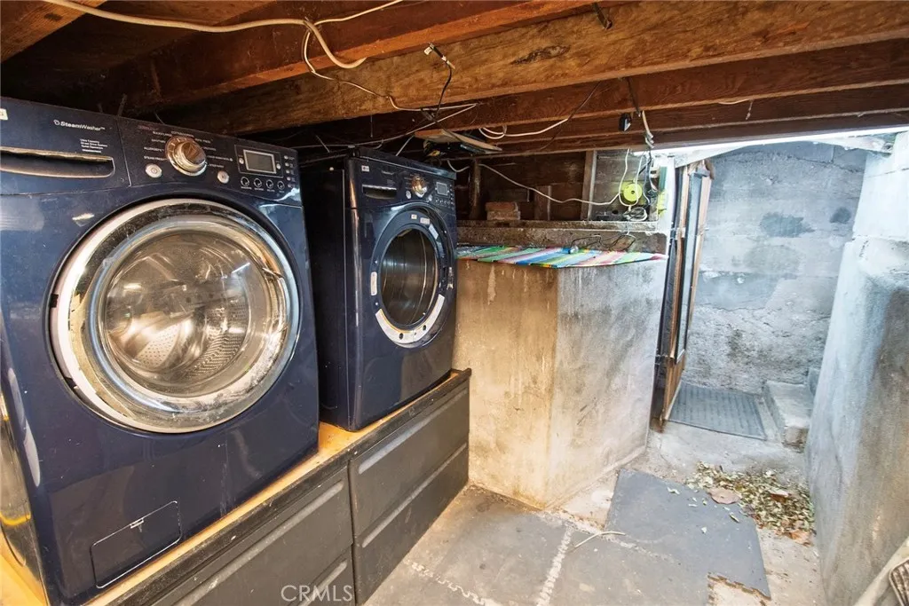 225 Barry, Ventura, California 93001 home-pic-25