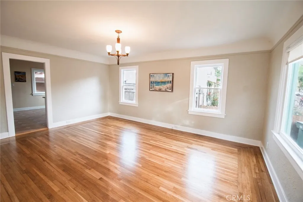 225 Barry, Ventura, California 93001 home-pic-4