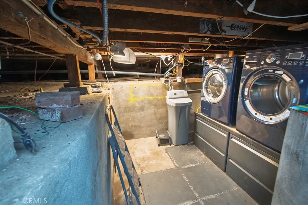 225 Barry, Ventura, California 93001 home-pic-26