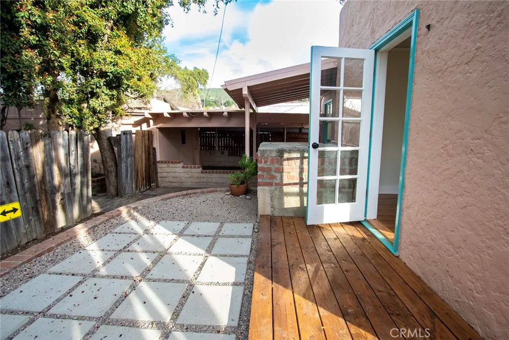 225 Barry, Ventura, California 93001 home-pic-18
