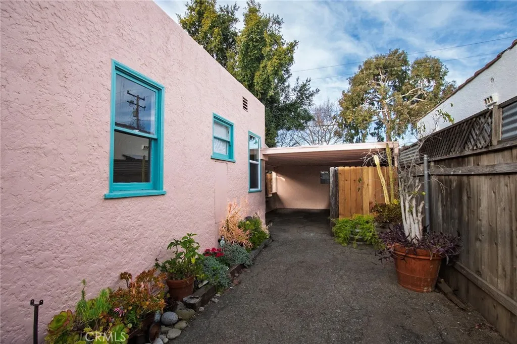 225 Barry, Ventura, California 93001 home-pic-21