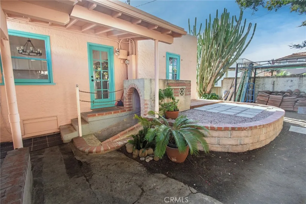 225 Barry, Ventura, California 93001 home-pic-27