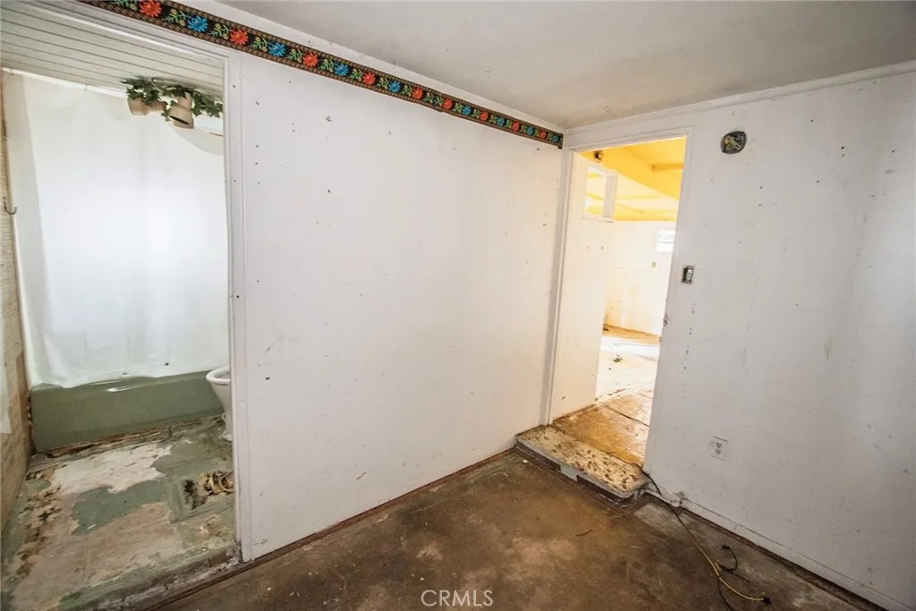 225 Barry, Ventura, California 93001 home-pic-37