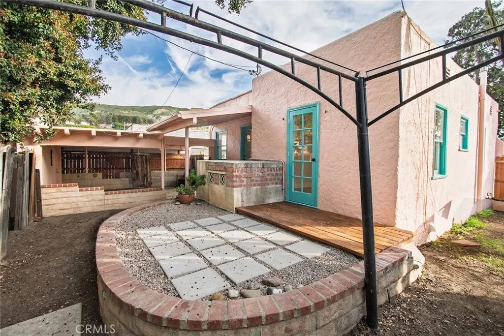 225 Barry, Ventura, California 93001 home-pic-19
