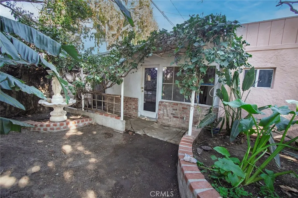 225 Barry, Ventura, California 93001 home-pic-33