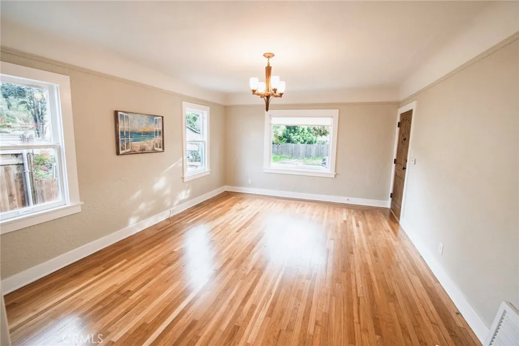 225 Barry, Ventura, California 93001 home-pic-6