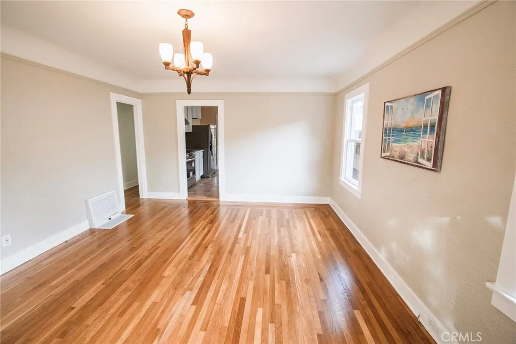 225 Barry, Ventura, California 93001 home-pic-7