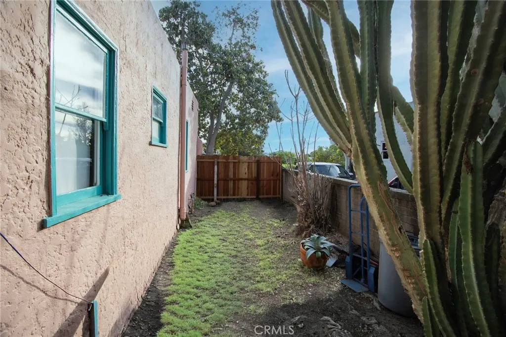 225 Barry, Ventura, California 93001 home-pic-20